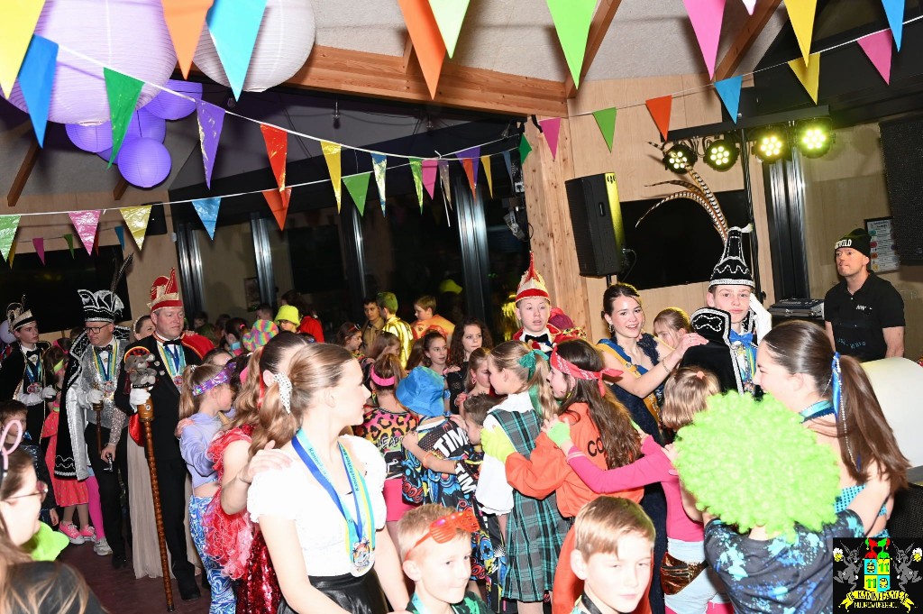 ../Images/Jeugddisco Glow in the Dark 062.jpg